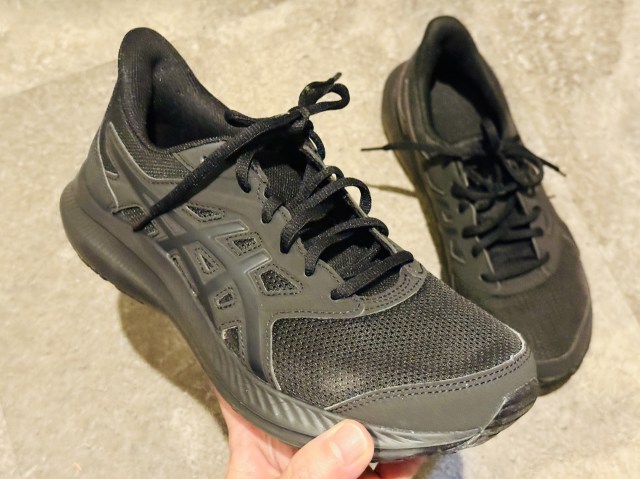 【神靴】Amazonで超高評価の「アシックス激安シューズ」、10年愛用のメイン靴を即引退させるバケモノだった