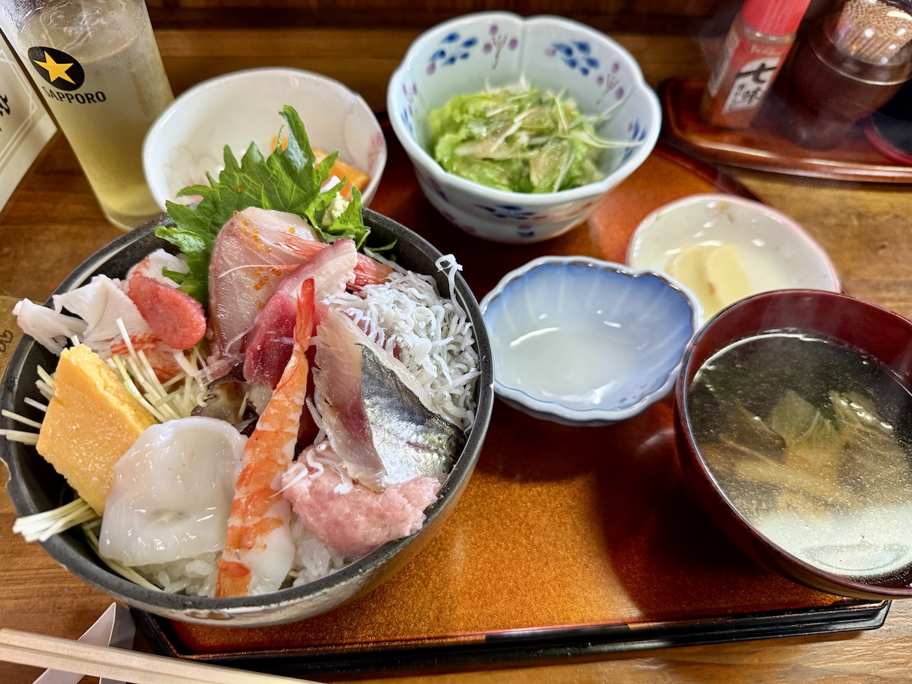 【栃木】佐野厄除け大師の近くで「750円の爆盛り海鮮丼」を発見 / 大盛り無料で逆に引いた