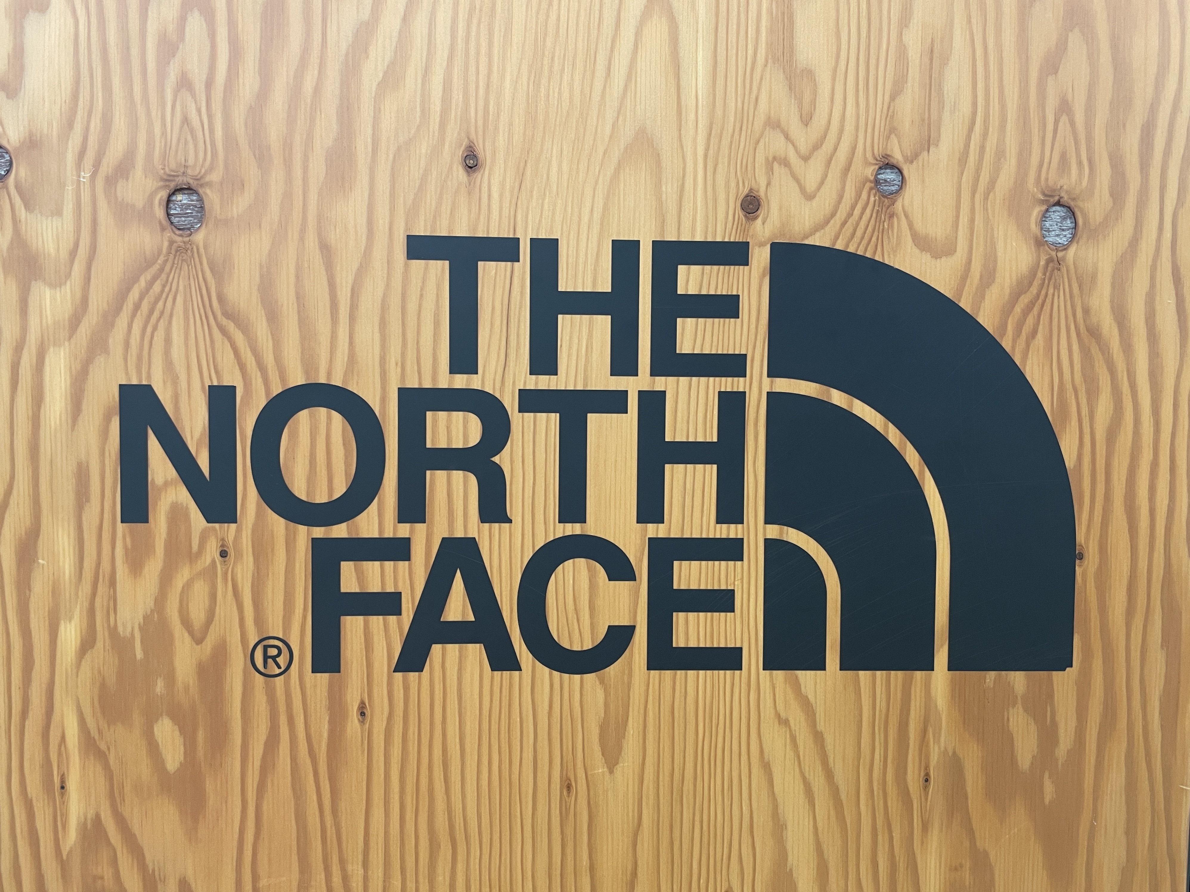 THE NORTH FACEの高機能パーカーが1万9000円 → 1万1990円（37％オフ）！ ネット通販ハンター古沢が注目した特売品18選 / Amazonタイムセール