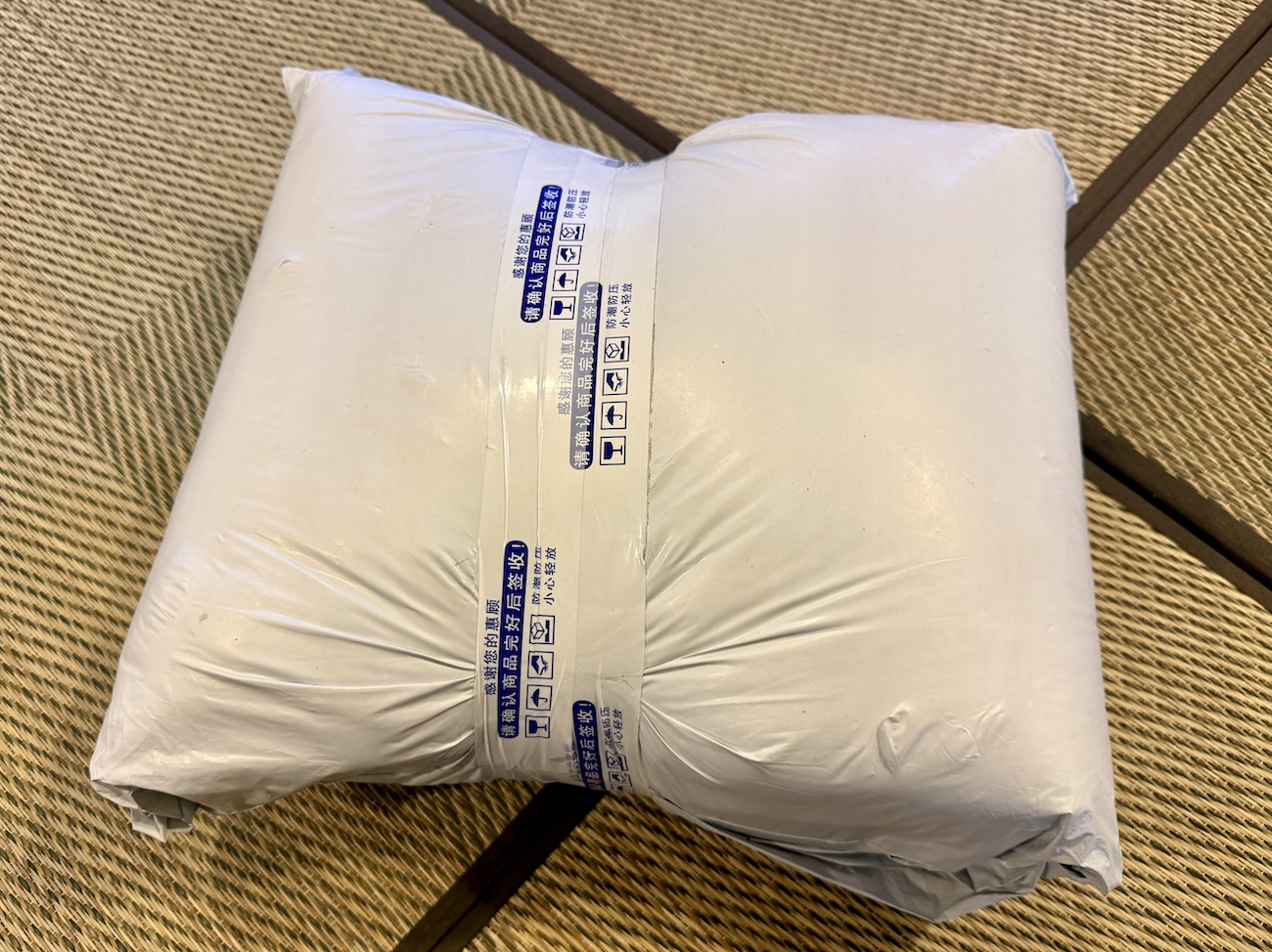 【Amazon低評価検証】1948円の敷布団を買ったらペラペラマットが届いて震えた