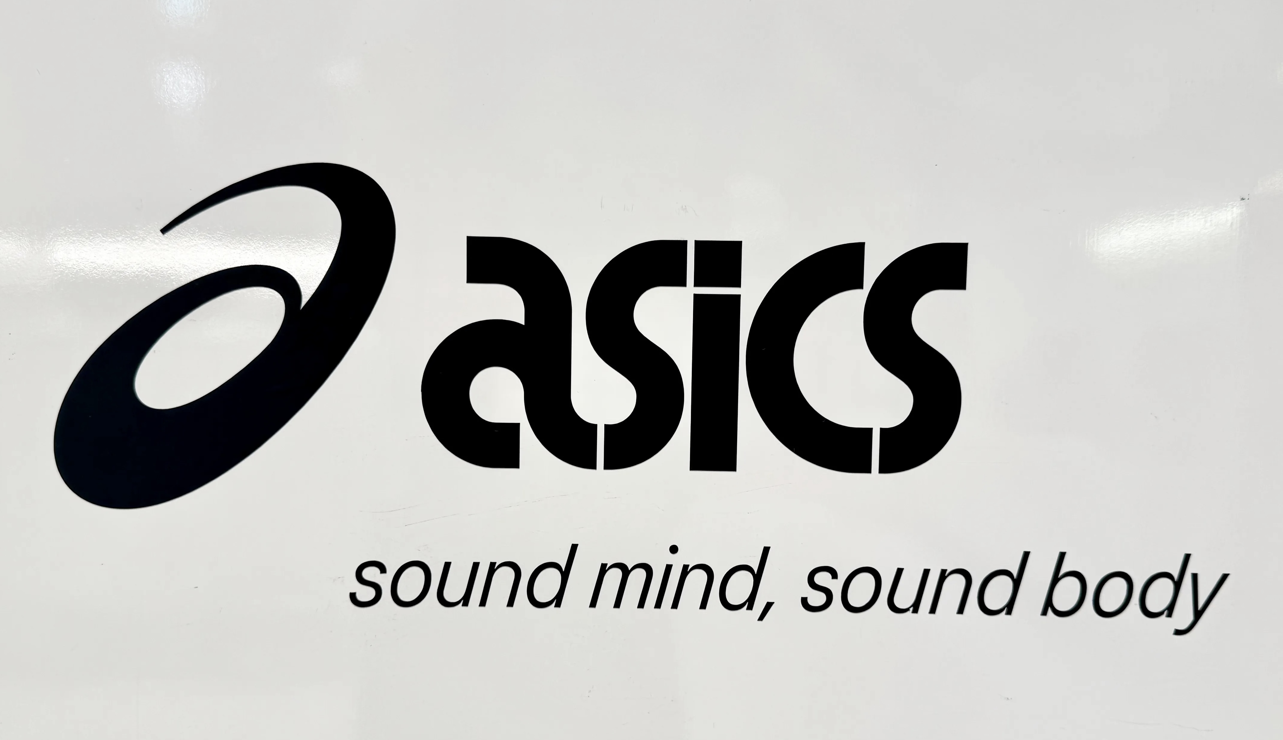 【72％オフ】アシックスの高機能トレーニングパーカーが1万2500円 → 3527円！ ネット通販ハンター古沢が選ぶ目玉商品21点 / Amazonタイムセール