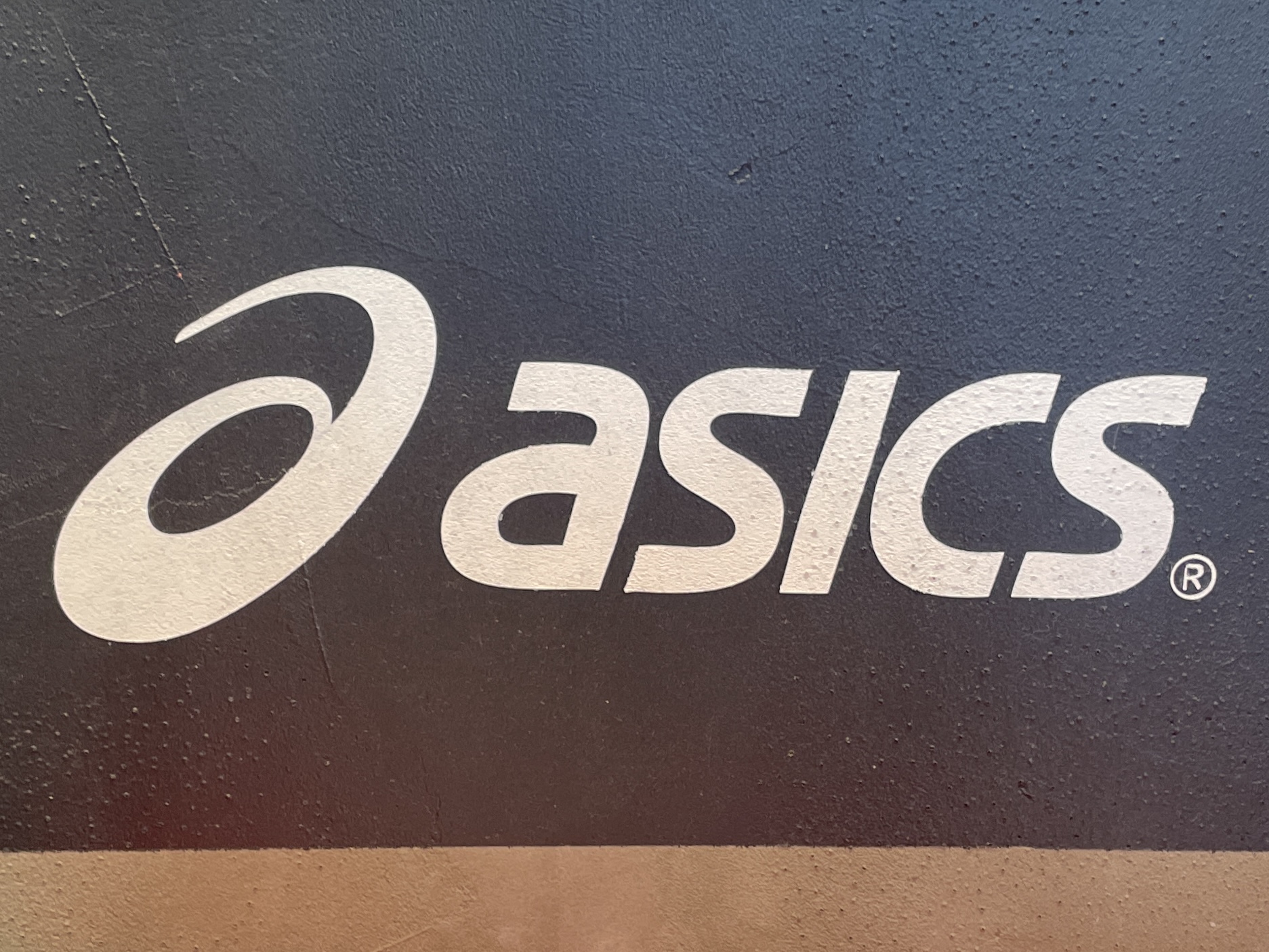 【急げ】アシックスのトレーニングTシャツが1107円！ ネット通販ハンター古沢が激推しする特価アパレル20選 / Amazon新生活セール開催中