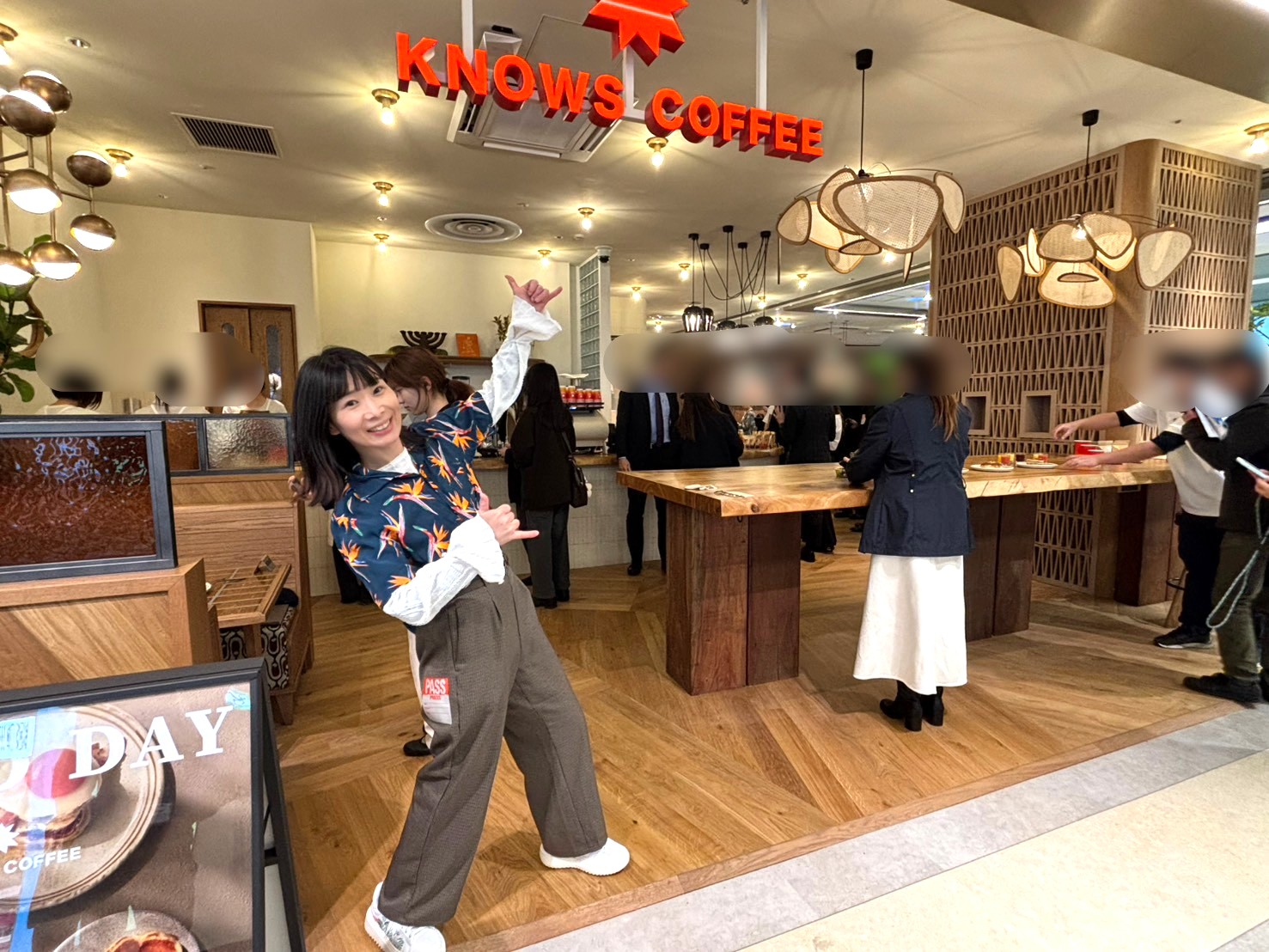コナズ珈琲の新ブランド『KNOWS COFFEE』1号店が津田沼にオープン！ アロハシャツで突撃したらハワイのサンセット気分を味わえた