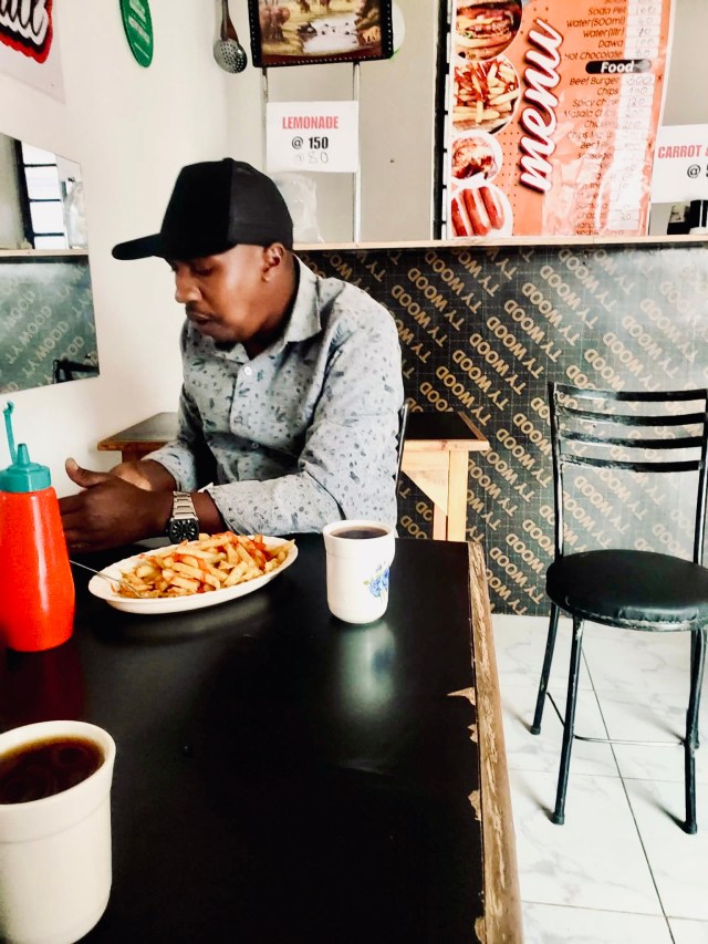 叩かないと来ない店でポテト / 無料コーヒーは、ほぼお湯【カンバ通信：第455回】