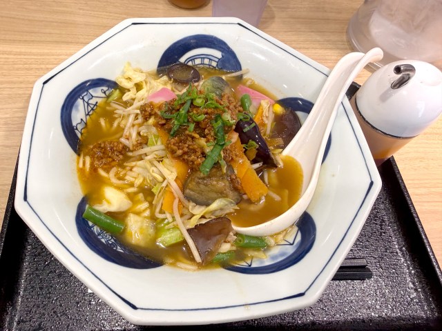 リンガーハットにも「麻辣湯ブーム」の波が → 店舗限定『麻婆なすの麻辣湯ちゃんぽん』はスープが意外なほど本格派 リンガーハットにも「麻辣湯ブーム」の波が → 店舗限定『麻婆なすの麻辣湯ちゃんぽん』はスープが意外なほど本格派