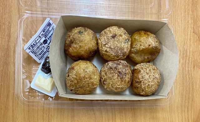 セブンのホットスナックに新登場「揚げたこ焼き」は銀だことどう違う？ 食べ比べたらセブンが戦えているのを実感した