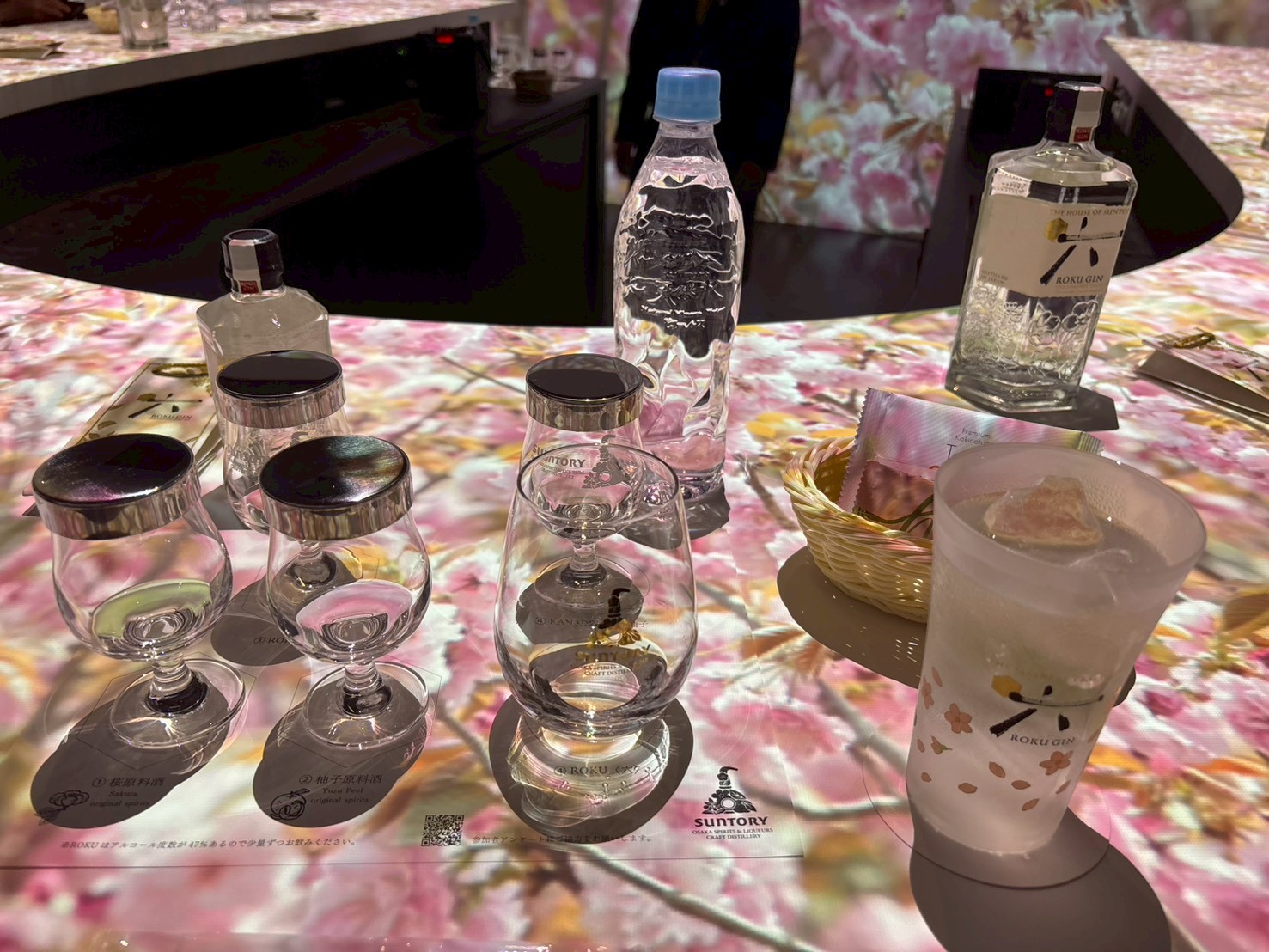 工場見学の域を超えた3000円の新ツアー！ サントリー大阪工場 スピリッツ・リキュール工房の10億円かけた展示と試飲が本気すぎた