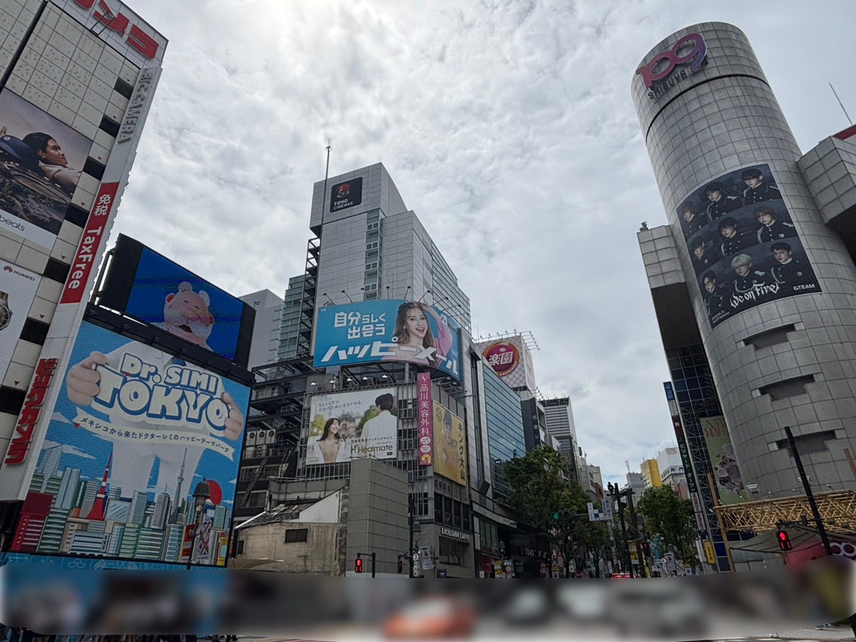 Dr. Simi Tokyo pop-up store immersive activation