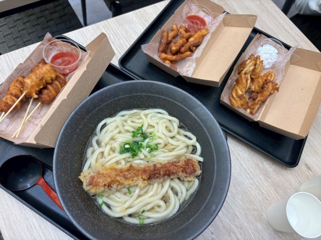 【実食】うどんでチュロスにアメリカンドッグ? 山下本気うどんの新メニュー「ぅシリーズ」を全部食べてみた / 対象店舗に要注意 【実食】うどんでチュロスにアメリカンドッグ? 山下本気うどんの新メニュー「ぅシリーズ」を全部食べてみた / 対象店舗に要注意