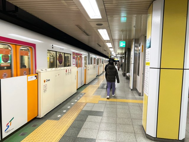 なぜ札幌市営地下鉄の車内案内は分かりやすいのか？ 東京都民の私が驚いた「ディスプレイデザイン」の工夫