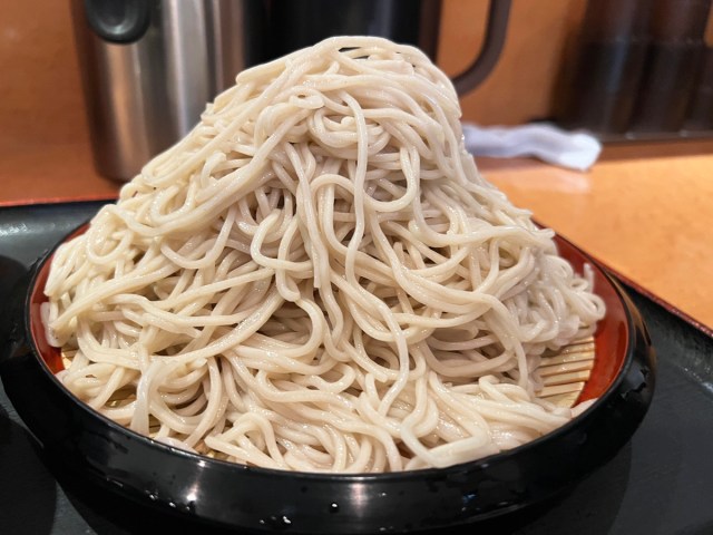650円で山盛りそば！ 札幌市民に聞いた高コスパそば屋「大番」が底知れない / 立ち食いそば放浪記388