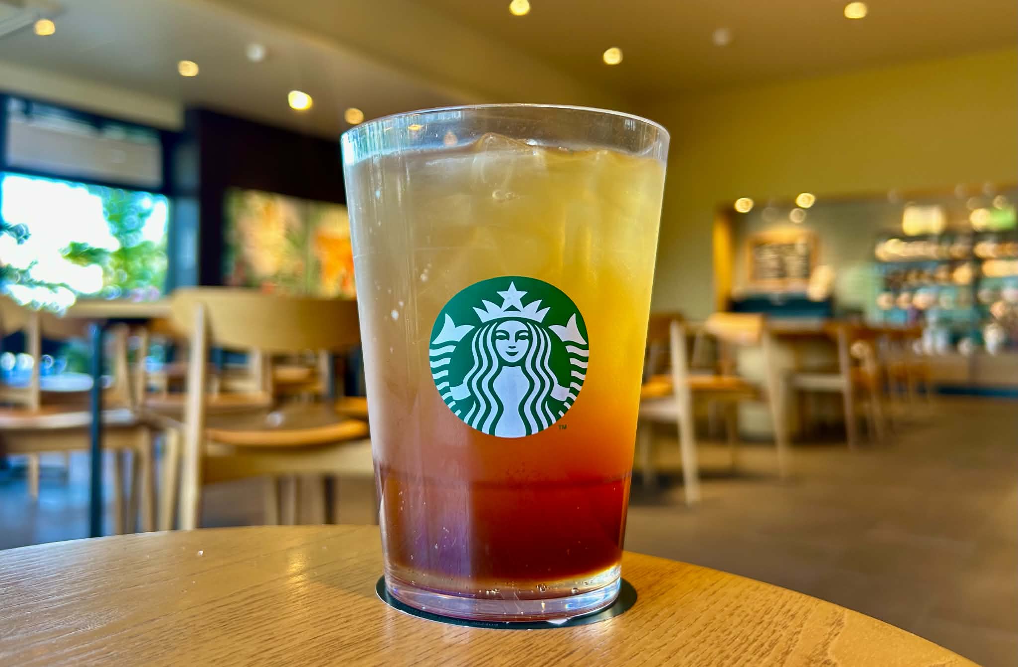 スタバの新作『クリア コーヒー』は苦味控えめ！ コーヒーが苦手な人でも飲みやすいのか試してみた → アメリカーノに近い味わいだった