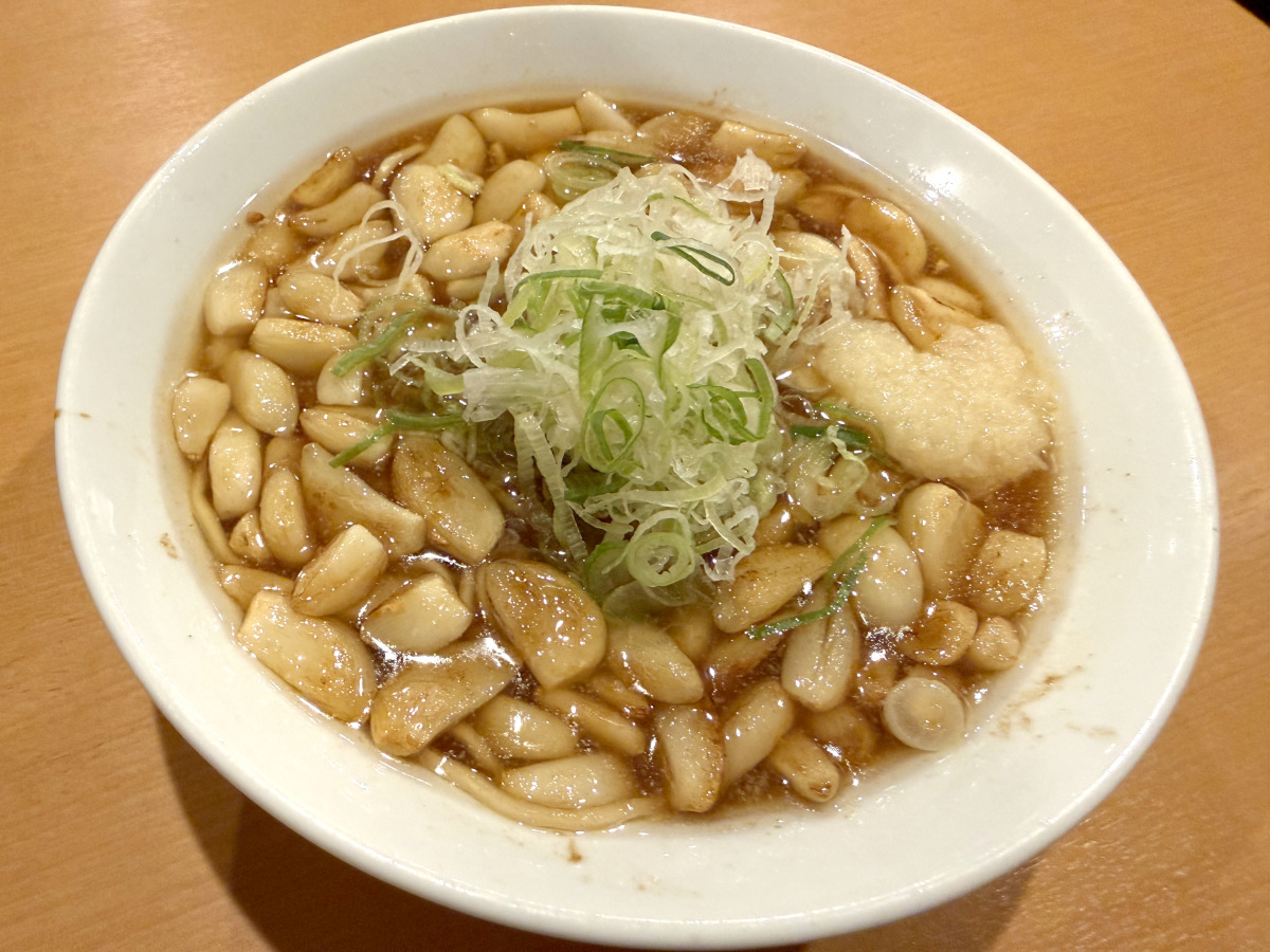 にんにくの戦闘力MAX！目白・吉岡の『にんにくラーメン』がスタミナ限界突破のウマさ!! しかも替え玉無料