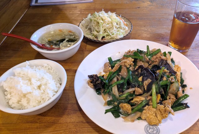 新宿伊勢丹の目の前！ ランチ税込880円で「ライス・スープ・副菜・デザート」食べ放題、『中華茶房8』のコスパは新宿一等地とは思えない