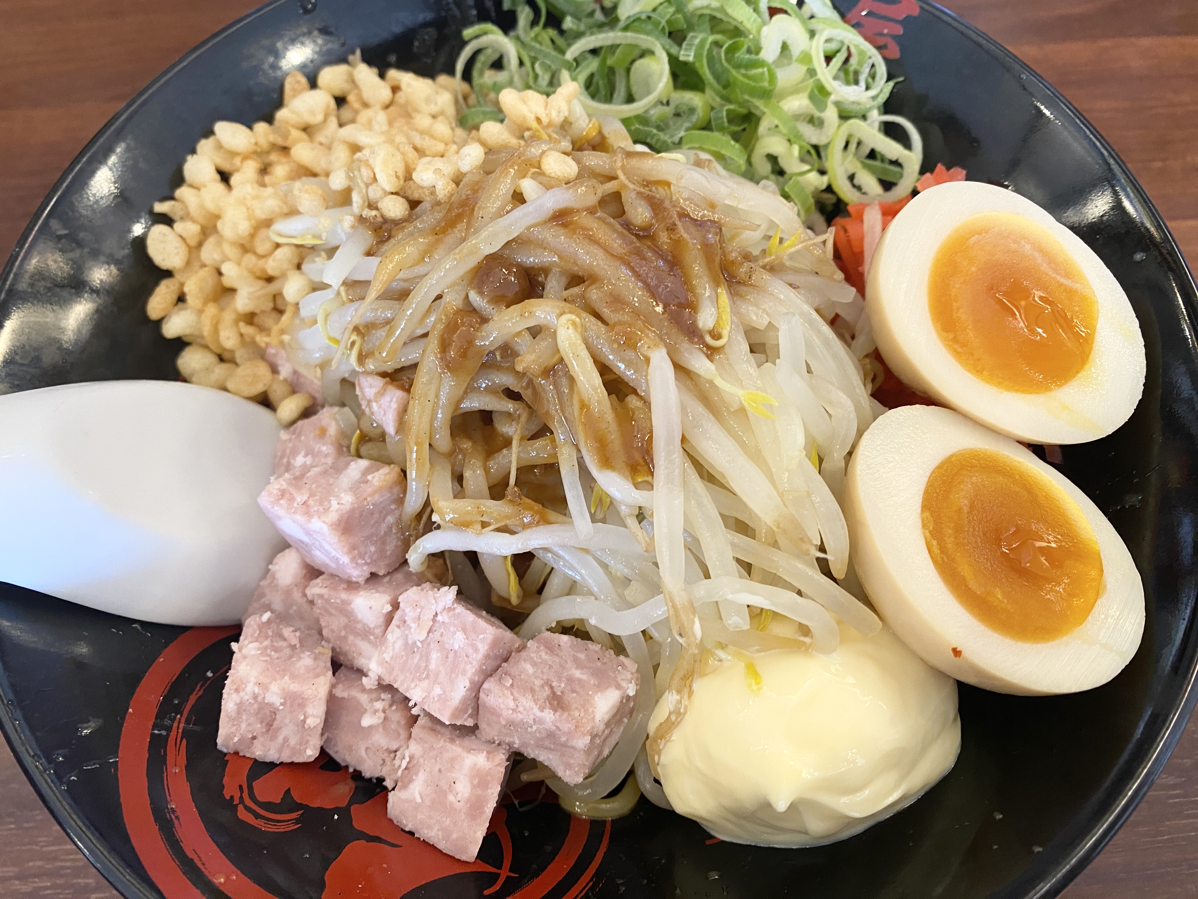 【総重量700g】魁力屋の冷やし中華がアクセル全開なのにペロリと食べられて最高 / 954kcalを感じさせない完成度だった