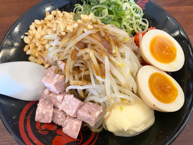 【総重量700g】魁力屋の冷やし中華がアクセル全開なのにペロリと食べられて最高 / 954kcalを感じさせない完成度だった