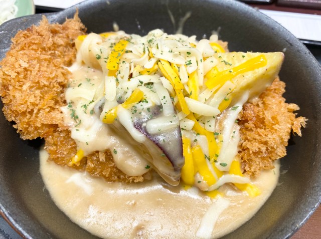 シュクメルリが松のやで「カツつき」になって登場 → 背徳感しかないガッツリ系に進化していた シュクメルリが松のやで「カツつき」になって登場 → 背徳感しかないガッツリ系に進化していた