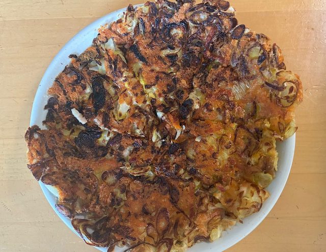 【「ハッシュド○○」の限界を探れ】どんな野菜も千切りにしてチーズで焼いたら大体美味しくなるんじゃないスか → 圧倒的な優勝者がいた