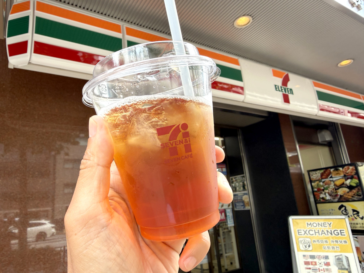 最近セブンでよく見る『紅茶マシン』を「圧倒的コーヒー党」が試してみたらこうだった