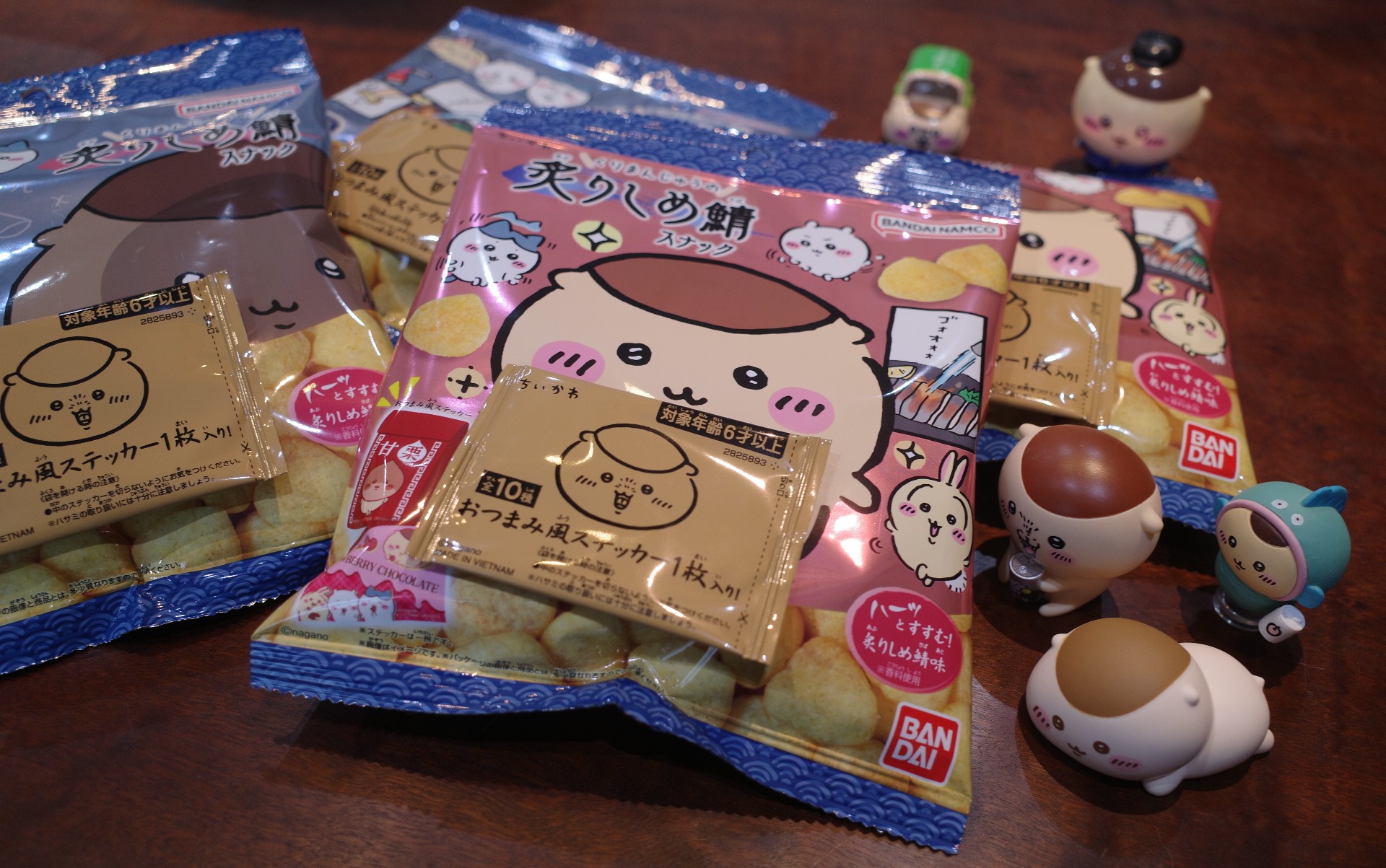 ちいかわ『くりまんじゅうの炙りしめ鯖スナック』を実食！ 細部に至るまで芸コマでした / 数店舗めぐってようやく入手