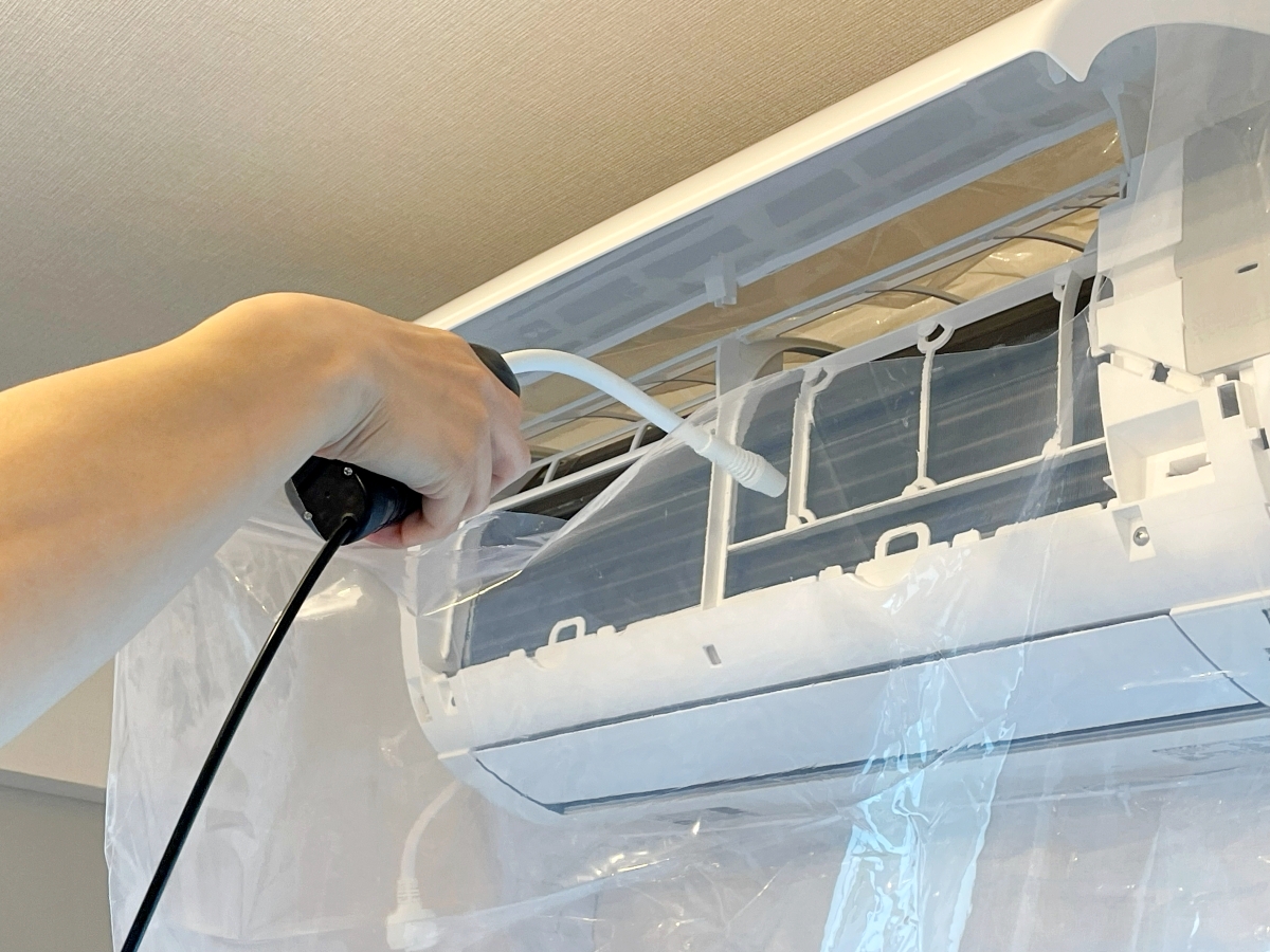 素人が「エアコン洗浄セット」（5980円）で内部を水洗いしてみたら