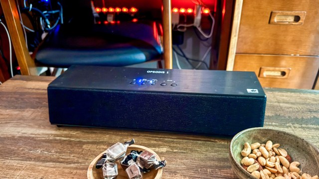 鹿島建設の立体音響スピーカーOPSODIS 1、映画専用機だと思った方がいい