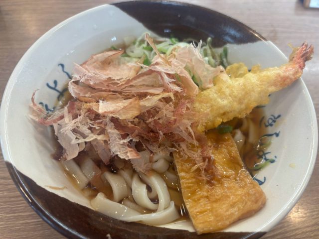 【500円】えび天入りきしめんが並ばずに食べられる！ 名古屋駅「住よし」の在来線ホーム限定メニューがお得だった