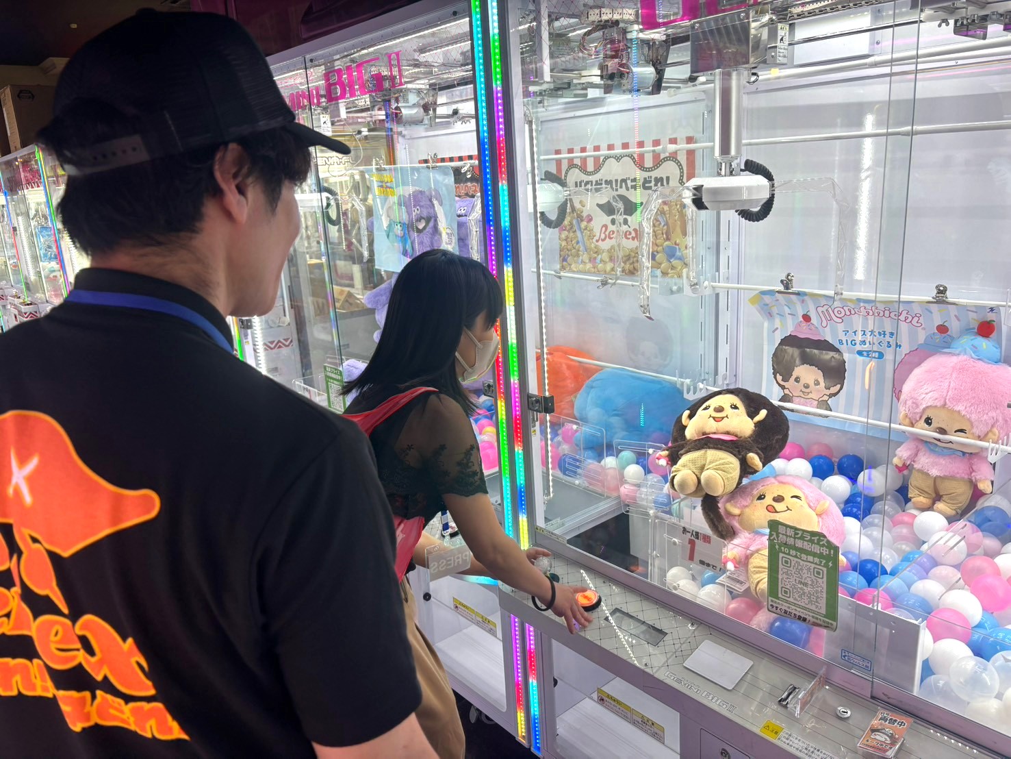 クレーンゲームの初心者は5000円でどれだけ獲れるのか？ プロのサポートもあって8品ゲットしたが、苦戦した景品も