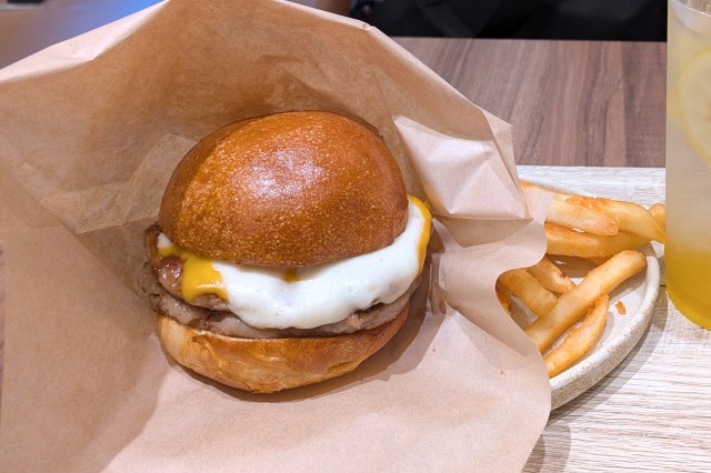 【ジンクス】7月1日にオープンしたモスの新業態が「チーズバーガーメイン」と知って、一抹の不安を覚えた理由 【ジンクス】7月1日にオープンしたモスの新業態が「チーズバーガーメイン」と知って、一抹の不安を覚えた理由