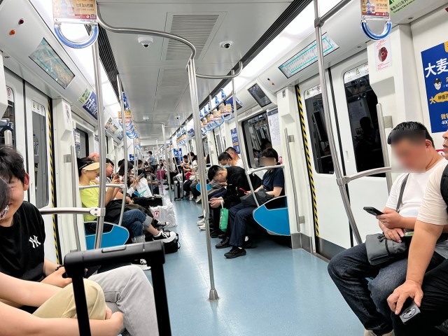北京地下鉄の「酒の広告」がナナメ上だった / あるいは『二鍋頭』から考える広告の存在感について 北京地下鉄の「酒の広告」がナナメ上だった / あるいは『二鍋頭』から考える広告の存在感について