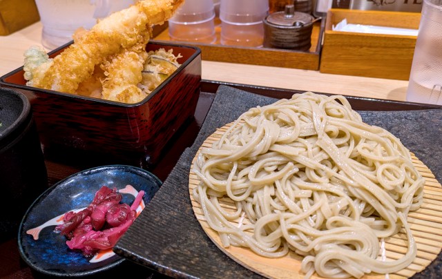 【ホリエモン × 鳥羽シェフ】構想1年！「小麦の奴隷」チームが作った『十割そば たもつ』のこだわりが凄かった