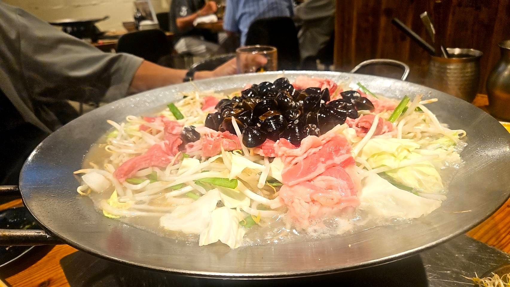大阪在住の友人が激推しする『しじみ炊き肉』なる謎のグルメが忘れられない美味さ / 自宅で再現してみた結果 → 大成功