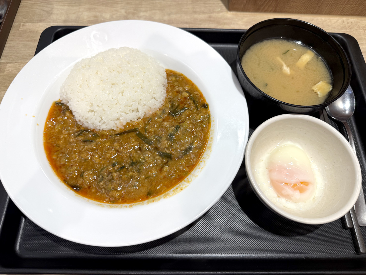 【松屋】セブン話題作級のしょっぱさ!?『ピリ辛ニラたま飯』はライス大盛りで頼むべし