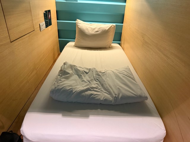 マレーシアで1泊5500円のカプセルホテル！ クアラルンプール国際空港直結「CapsuleTransit」に泊まってみた