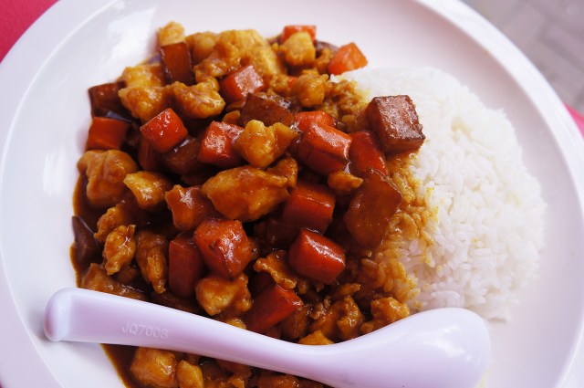 カレーの最前線か? 中国の大衆食堂で「咖喱」を注文したら欧風でもインド風でも日本風でもないのが出てきた話 カレーの最前線か? 中国の大衆食堂で「咖喱」を注文したら欧風でもインド風でも日本風でもないのが出てきた話
