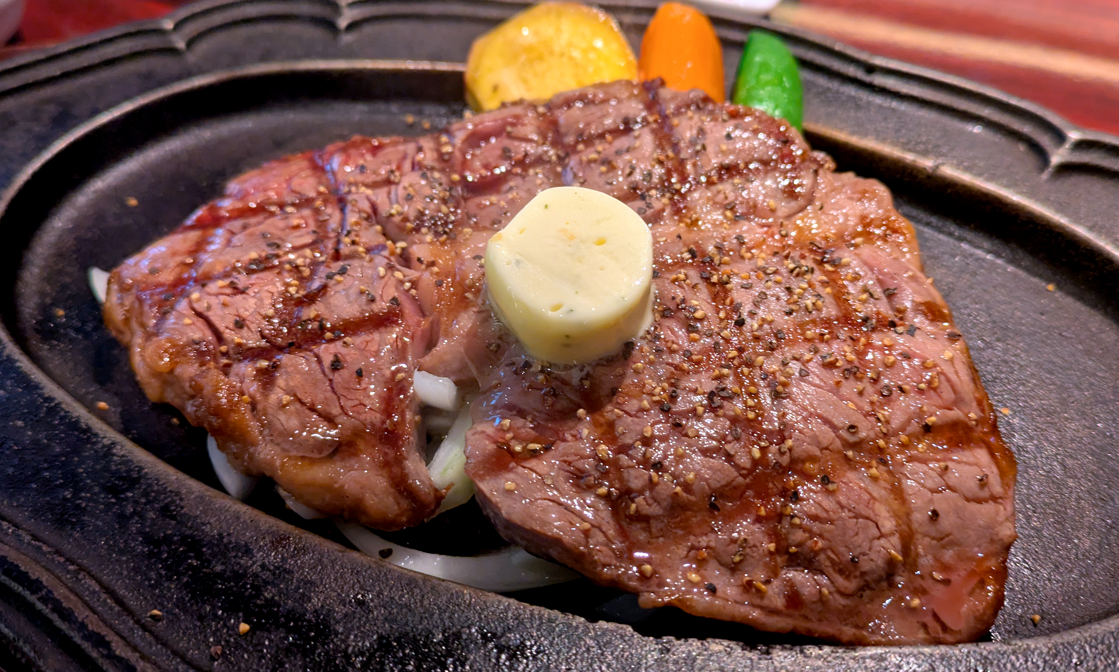 かなり軽い気持ちで昼メシにステーキ専門の「叙々苑」に行ったら、案の定、価格に震えたでござる……