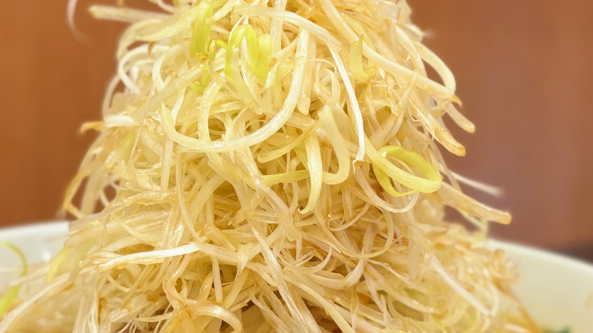 日高屋「ネギタワー味噌ラーメン」にネギ増しして「ネギネギタワー味噌ラーメン」にしてみた！ 結果は…？