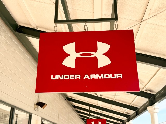 【半額】UNDER ARMOURの定番ロングTシャツが4950円 → 2197円(S〜XL)/ Amazonプライム感謝祭 【半額】UNDER ARMOURの定番ロングTシャツが4950円 → 2197円(S〜XL)/ Amazonプライム感謝祭