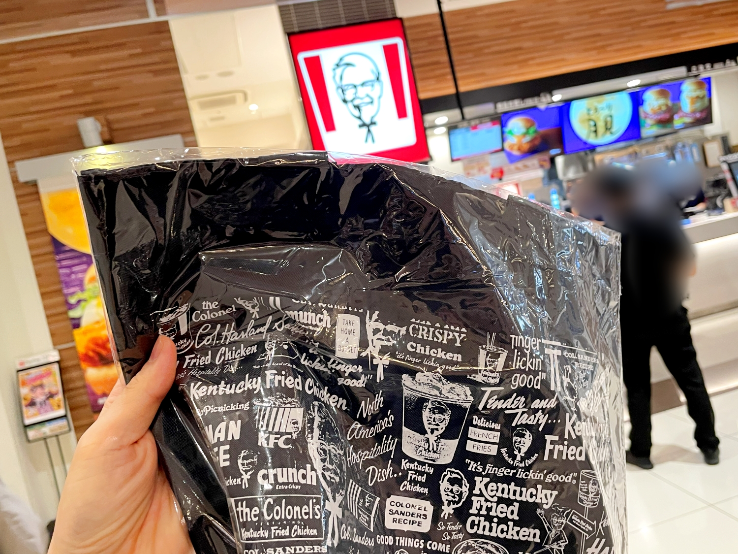 ケンタッキーの「リニューアルオープン記念福袋」（3500円）を買ったら約5000円分の引換券入り！ 朝から並んだ甲斐しかなかった