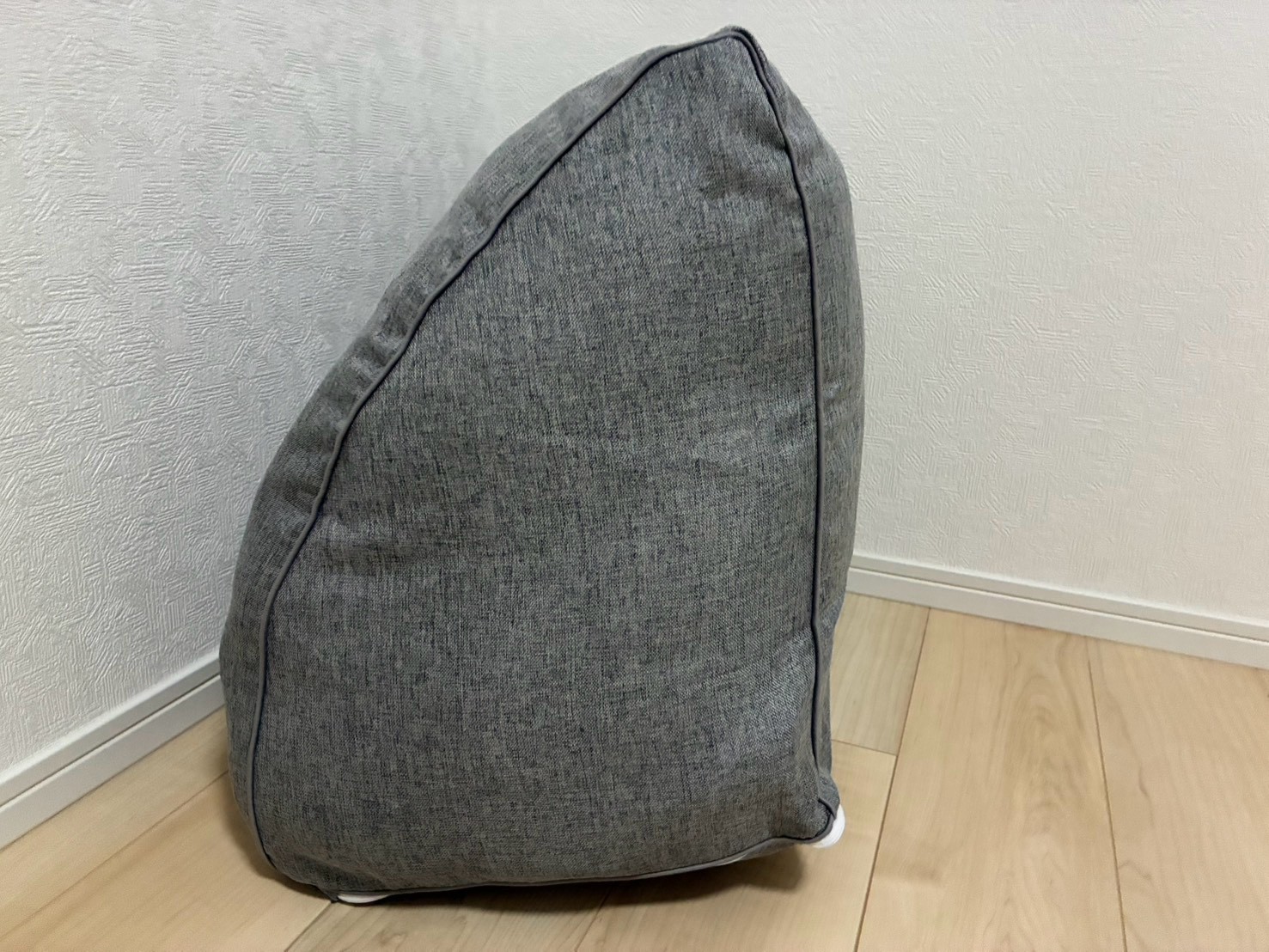 【1592円】「クッションにもなる布団収納ケース」を試したら、もう1つ欲しくなった！ だけど、こんな人には向かないかも