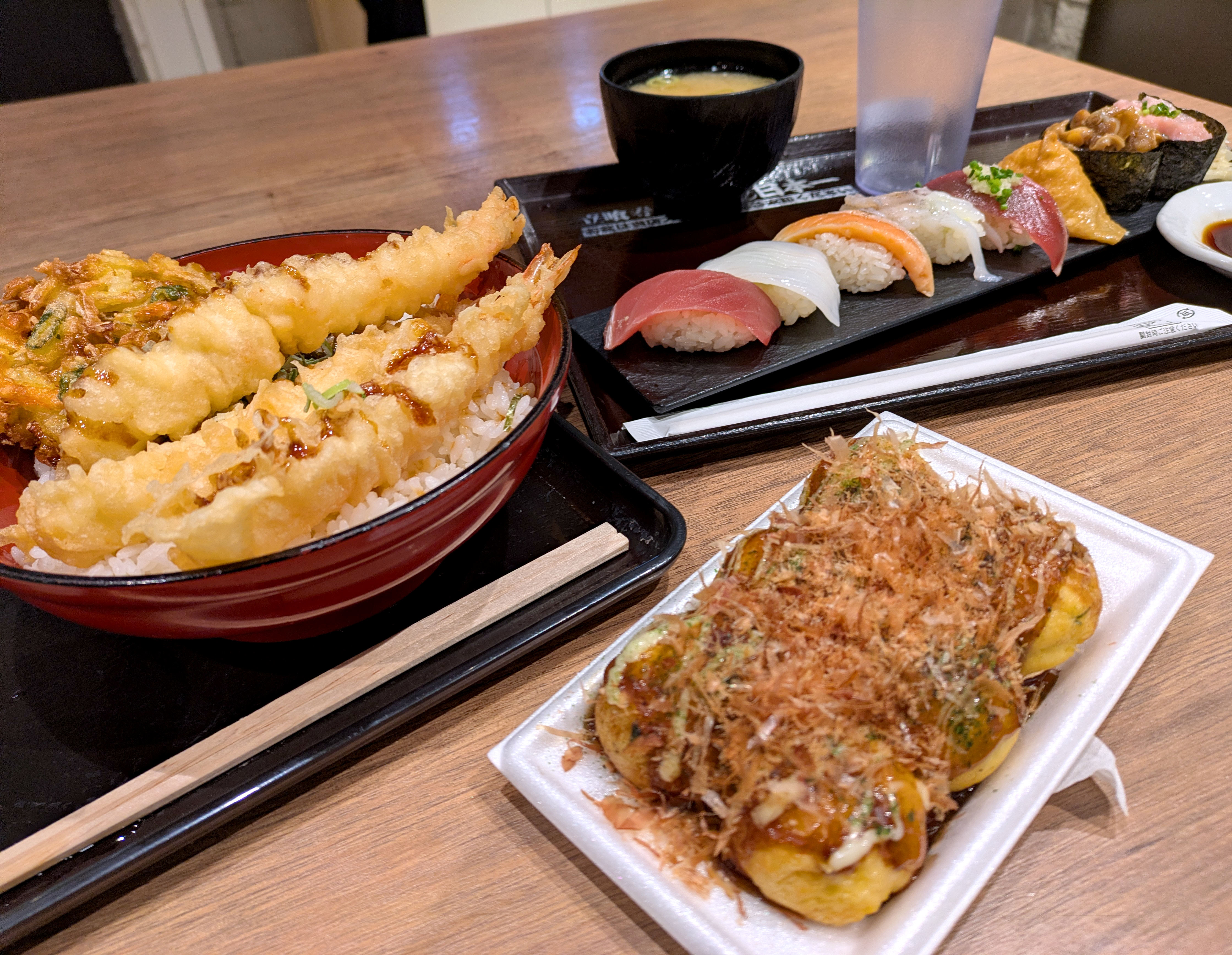 【大阪グルメ入門】迷ったら阪神百貨店の地下へ！ 立ち食い天国『スナックパーク』がオススメ!! 工夫次第で1000円でも贅沢できる