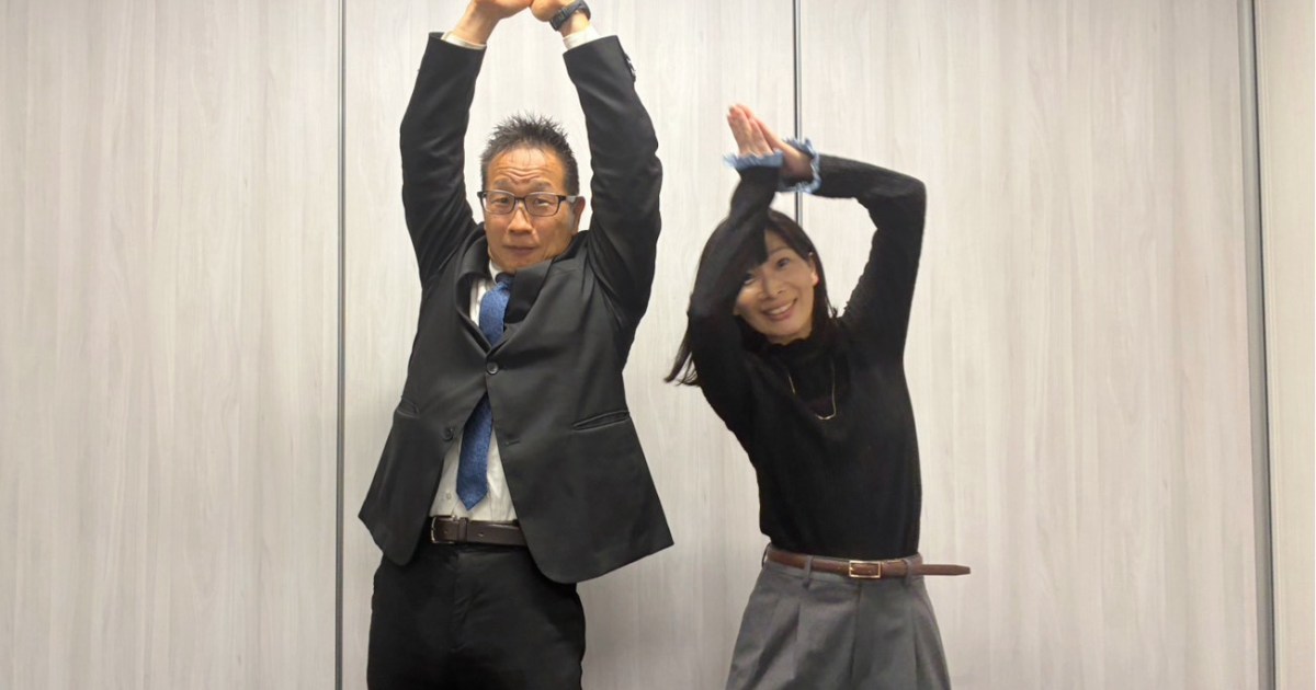 谷本道哉氏がセミナーで披露した1分間の骨活＆筋活エクササイズを体験、取材対応での意外な提案も紹介