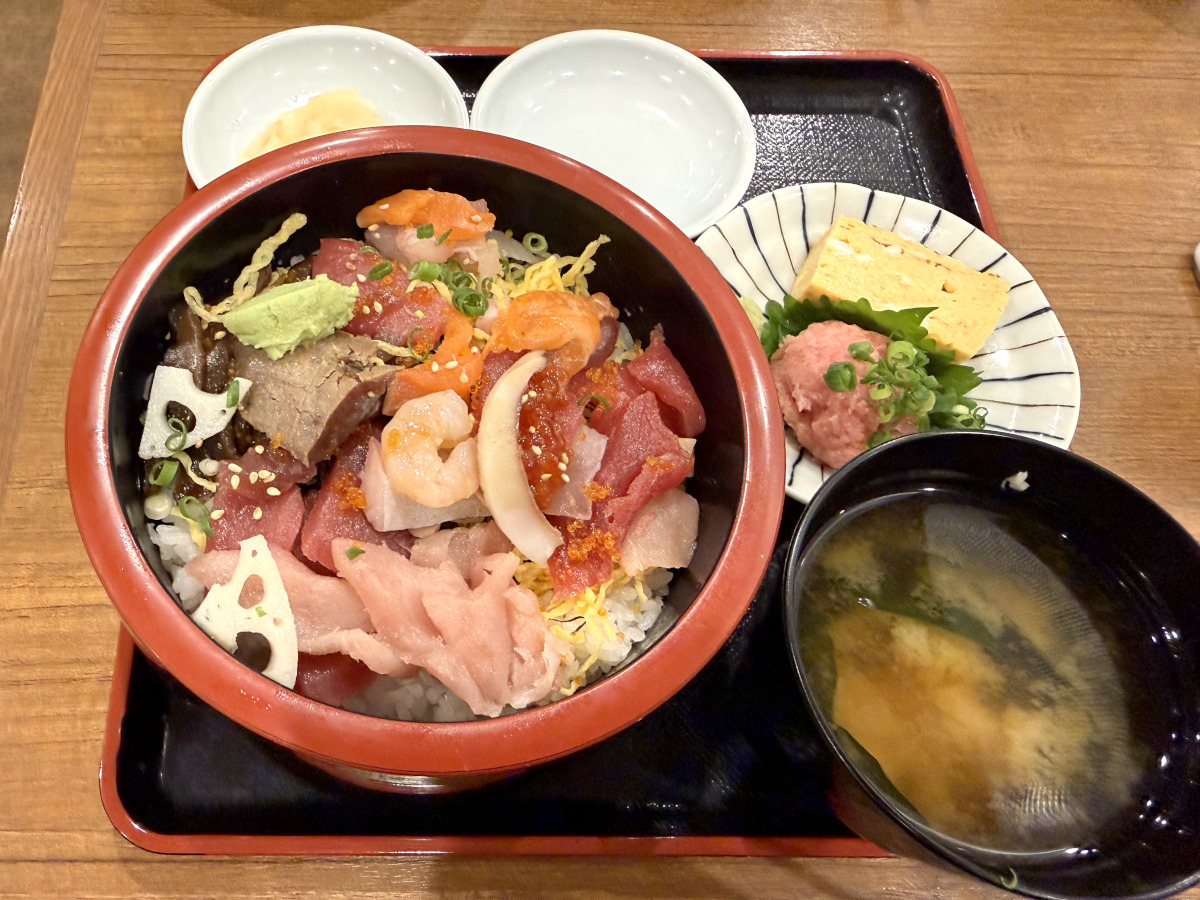 【御徒町】『吉池食堂』が大行列ならココ！ 知る人ぞ知る直営店『池田屋』の平日限定海鮮ランチが超穴場