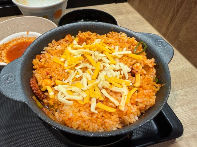 【松屋】店舗限定『タコの旨辛炒め』が輝くのは後半戦! ご飯&チーズの締めポックンパが最高 【松屋】店舗限定『タコの旨辛炒め』が輝くのは後半戦! ご飯&チーズの締めポックンパが最高