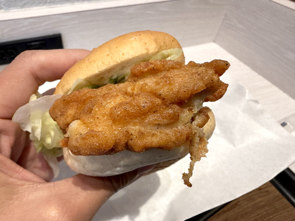 【KFC】43年ぶりの鶏もも肉！ 新生『オリジナルチキンバーガー』はプレミアじゃない方が圧倒的オススメ